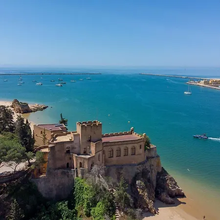 Casa de Férias Casa Bayview Bliss - Sea Views Pool & Bbq Stroll To And Village Ferragudo (Faro)