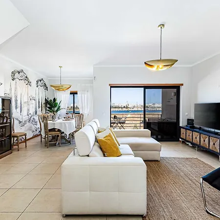 Casa Bayview Bliss - Sea Views Pool & Bbq Stroll To And Village Semesterbostad
