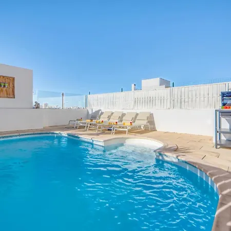 Casa Bayview Bliss - Sea Views Pool & Bbq Stroll To And Village *