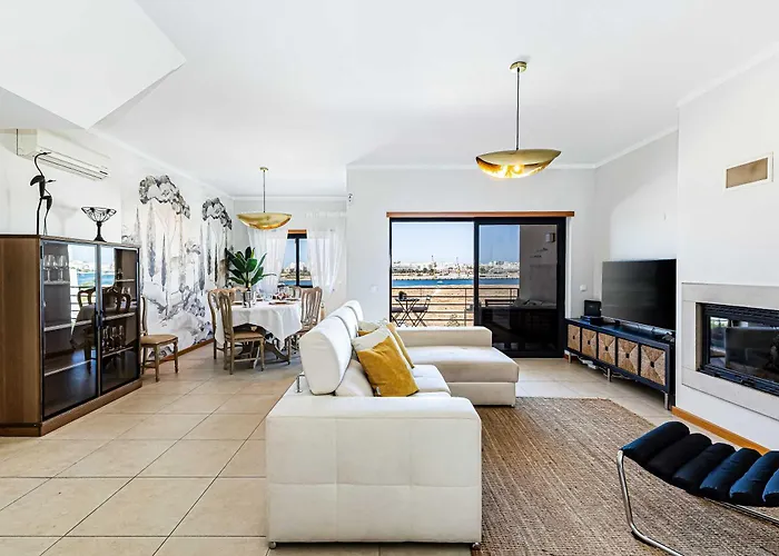 Casa Bayview Bliss - Sea Views Pool & Bbq Stroll To And Village Tatil Evi
