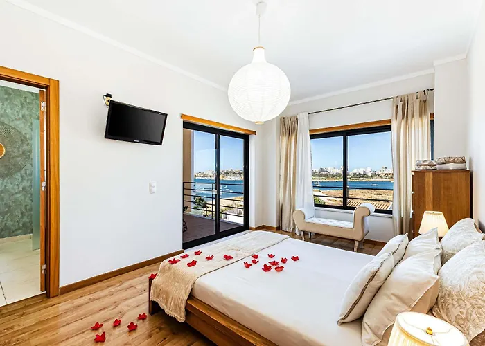 Casa Bayview Bliss - Sea Views Pool & Bbq Stroll To And Village