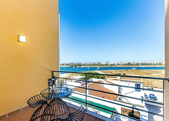 Casa Bayview Bliss - Sea Views Pool & Bbq Stroll To And Village