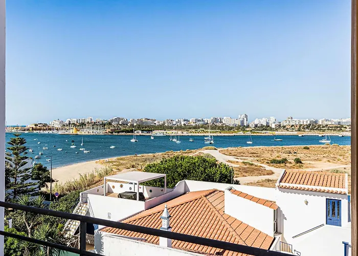 Casa Bayview Bliss - Sea Views Pool & Bbq Stroll To And Village *