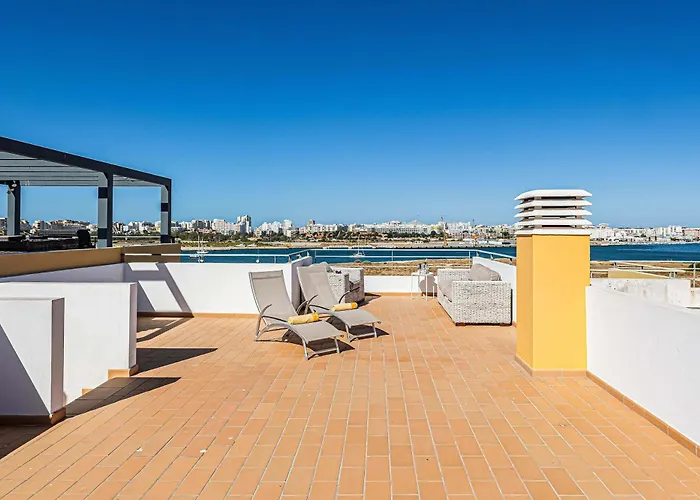 Casa Bayview Bliss - Sea Views Pool & Bbq Stroll To And Village Tatil Evi *