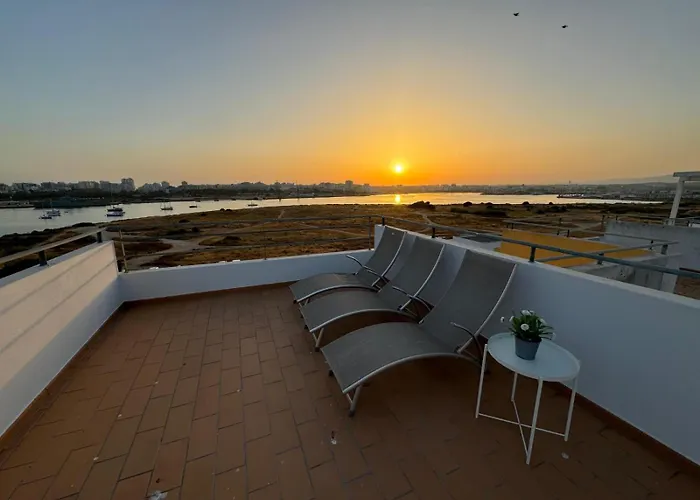 Casa Bayview Bliss - Sea Views Pool & Bbq Stroll To And Village *