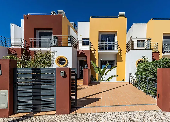 Casa Bayview Bliss - Sea Views Pool & Bbq Stroll To And Village